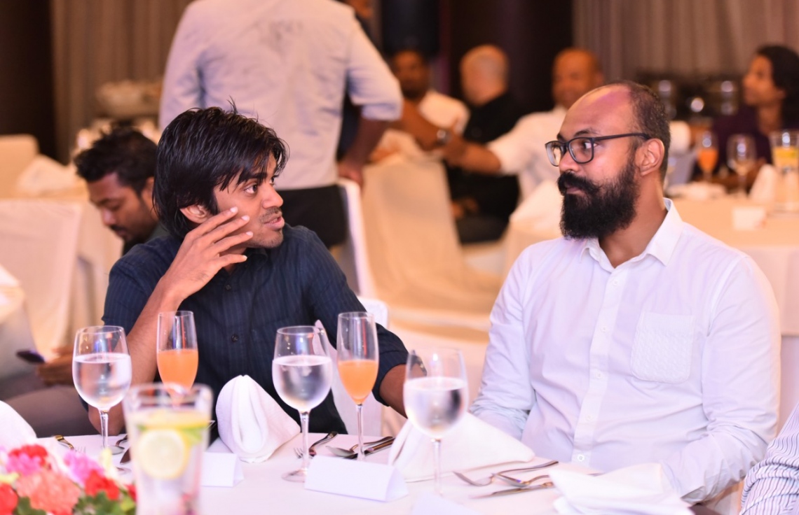 ކުޅިވަރަށް ހާއްސަކޮށްގެން "މިހާރު އެވޯޑްސް" ތައާރަފްކުރުމަށް ހޮޓެލް ޖެންގައި ބޭއްވި ހަފުލާ. މުޅިން އަލަށް ފަށާ މި އެވޯޑްގައި ކުޅިވަރުގެ އެކި ދާއިރާތަކުން 24 އެވޯޑެއް ދޭއިރު މިއީ ރާއްޖޭގައި އެންމެ ފުޅާ ދާއިރާއެއްގައި ދޭ ކުޅިވަރު އެވޯޑަށް ވާނެ. -- ފޮޓޯ: ނިޝާން އަލީ / މިހާރު