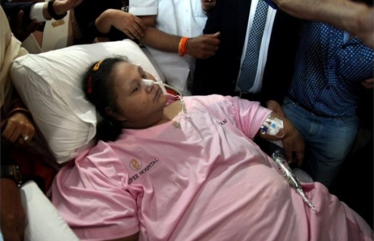 އެންމެ ބަރު މީހާ ފަރުވާ އަށް ޔޫއޭއީގައި އެޑްމިޓްކޮށްފި