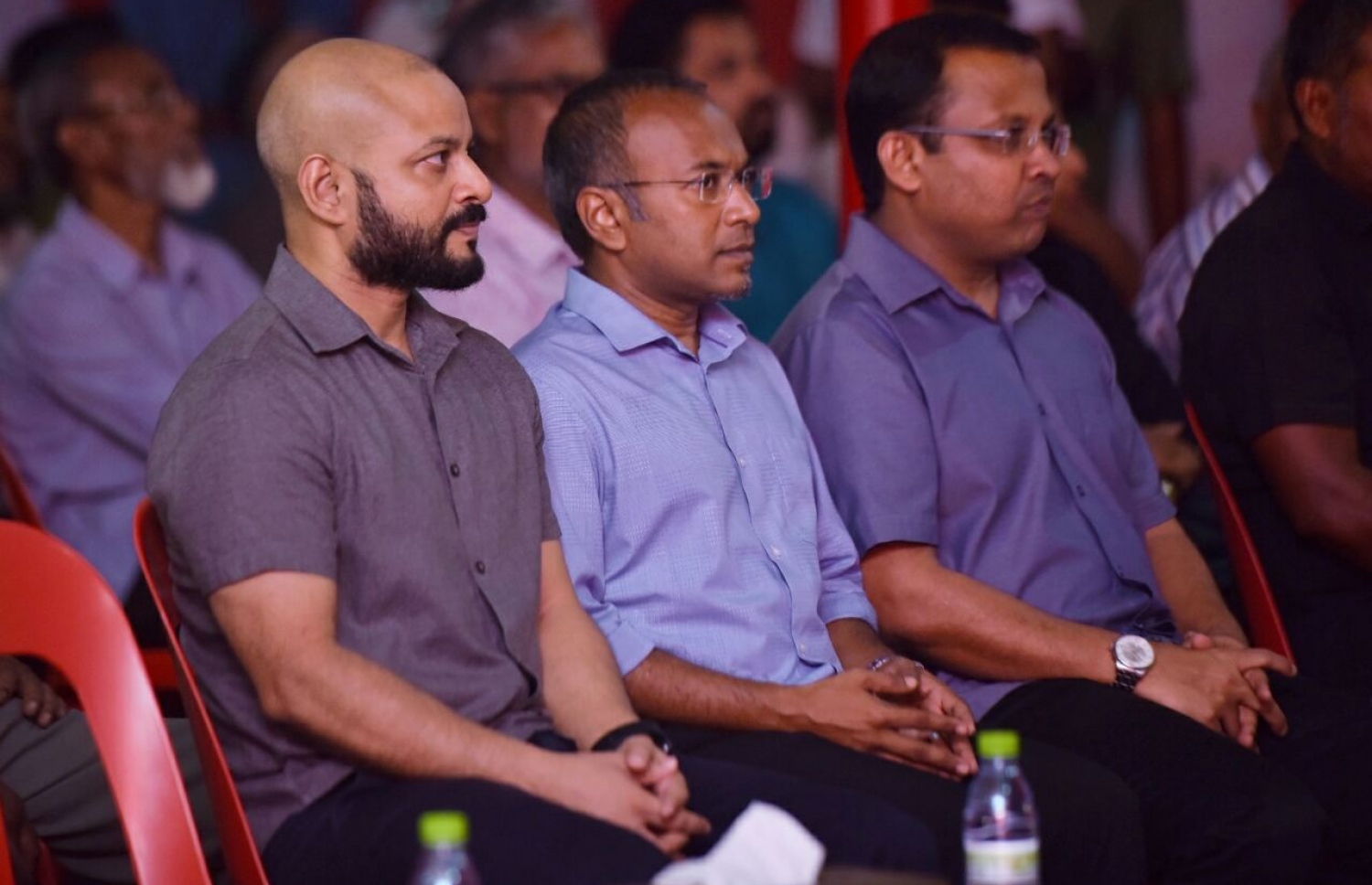 ލޯކަލް ކައުންސިލް އިންތިހާބުގެ ކާމިޔާބީ ފާހަގަކުރުމަށް އިދިކޮޅު ޕާޓީތަކުން ރޭ ކުނޫޒްގައި ބޭއްވި ޖަލްސާ -- ފޮޓޯ: ހުސެން ވަހީދު / މިހާރު