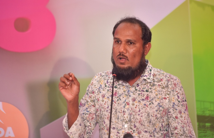 ވަޒީރަކު ބަދަލު ކުރާކަށް ލާހިކެއް ނޫން: މައުރޫފް