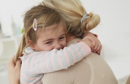 ނޭނގި ތިބެ ދަރިންނަށް ދެވޭ ނަފްސާނީ އަނިޔާތަކެއް