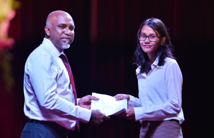 މަތީ ތައުލީމުގެ ލޯނު 400 އަށް ވުރެ ގިނަ ކުދިންނަށް