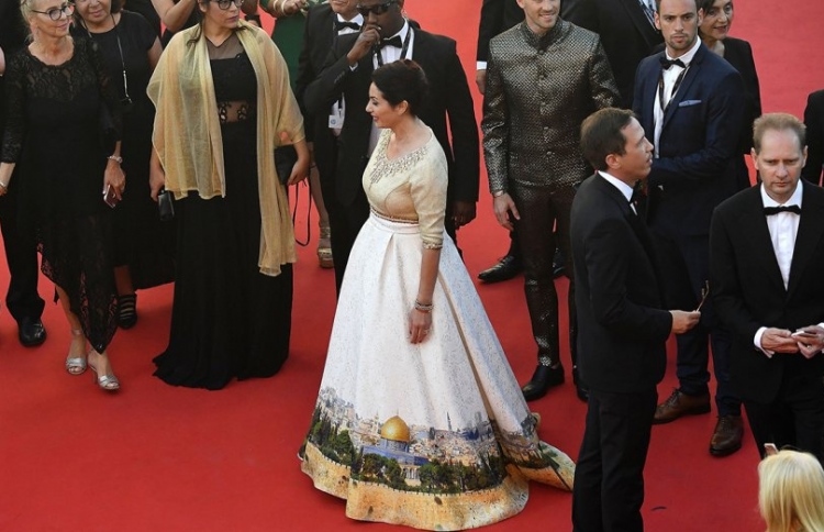 އިޒްރޭލްގެ މިނިސްޓަރުގެ ހެދުމަކީ "ފުރައްސާރައެއް"