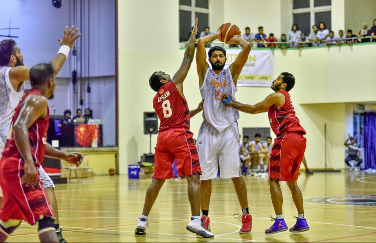 ދިވެހި ކުޅުންތެރިންނަށް އިންޑިއާ ކޯޗުގެ ތައުރީފް