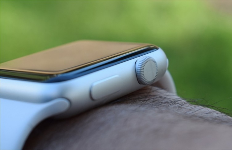 އެޕަލް ވޮޗުން ހަކުރު ޓެސްޓްކުރަން ފަށަނީ