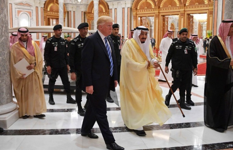 ގަލްފުގެ އެއްބައިވަންތަކަމަށް ޓްރަމްޕް ގޮވާލައްވައިފި