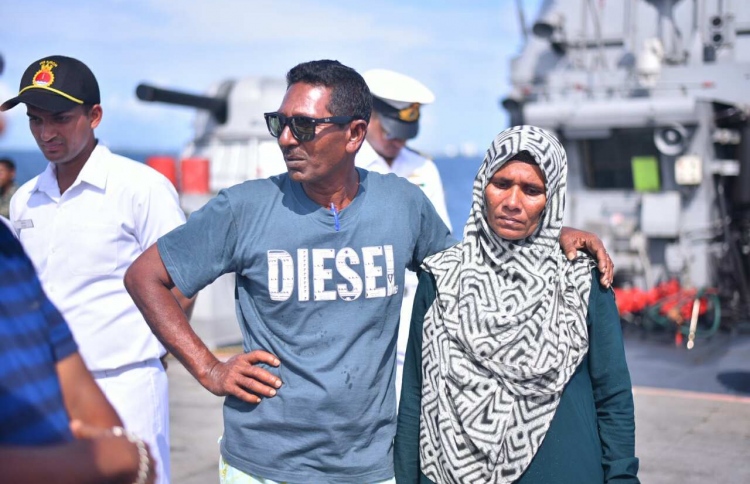 ނައީމާއި ޒުލޭޚާ: ކަނޑުމަތީގައި ވެސް އެކަކު އަނެކަކަށް