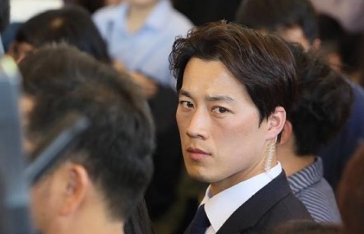 ސައުތު ކޮރެޔާގެ ރައީސްގެ ބޮޑީގާޑް ގިނަ ބަޔަކަށް ރީތި