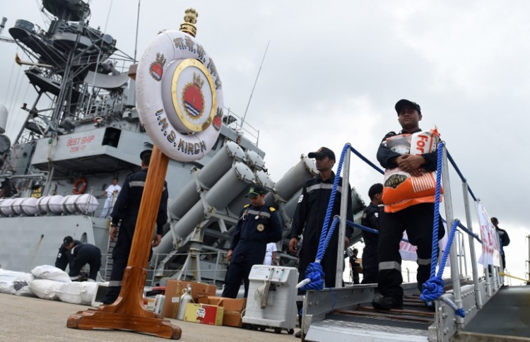 އިންޑިއާގެ މަނަވަރުތަކުން ލަންކާ އަށް އެހީދޭން ފަށައިފި