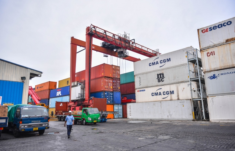 އިމްޕޯޓާއި އެކްސްޕޯޓް އިތުރުވެ، އާމްދަނީ ވެސް އިތުރު