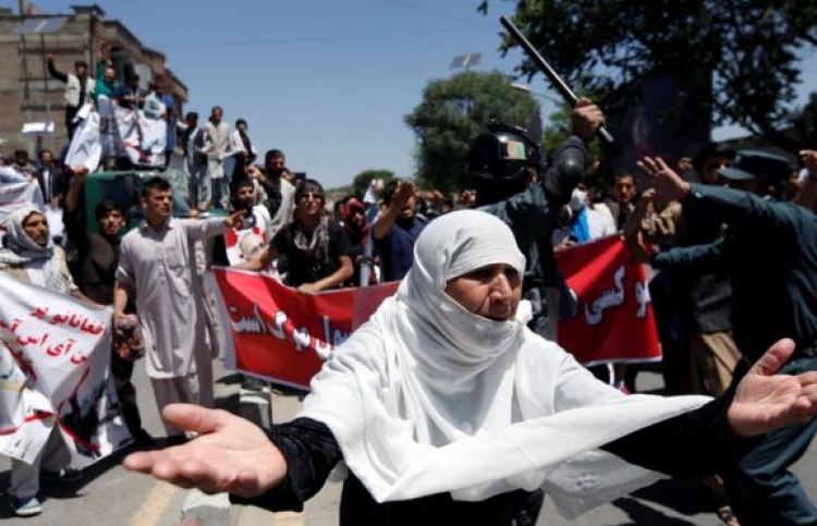 ކާބުލްގައި ޖަނާޒާއެއް ކުރިއަށް ދަނިކޮށް 20 މަރު