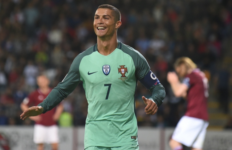 ފްރާންސް ބަލިވިއިރު، ރޮނާލްޑޯ ޕޯޗުގަލް މޮޅުކޮށްދީފި