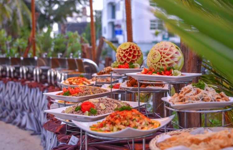 އޯޝަން ގްރޭންޑް: ހުރިހާ ގޮތަކުން ވެސް އެންމެ ކުރީގައި