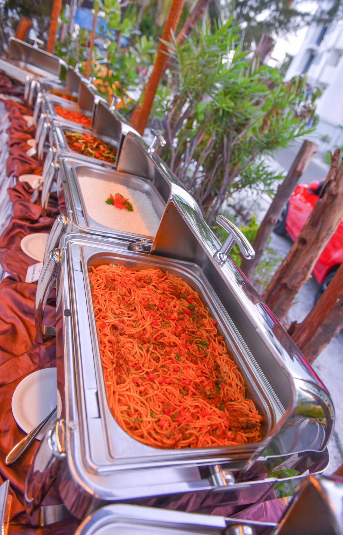 ހުޅުމާލޭގައި ހުންނަ އޯޝަން ގްރޭންޑާ ގެސްޓް ހައުސްގައި ރޯދަ ވީއްލުމަށް ހަދާފައިވާ ބުފޭ. -- ފޮޓޯ: ހުސެން ވަހީދު/މިހާރު