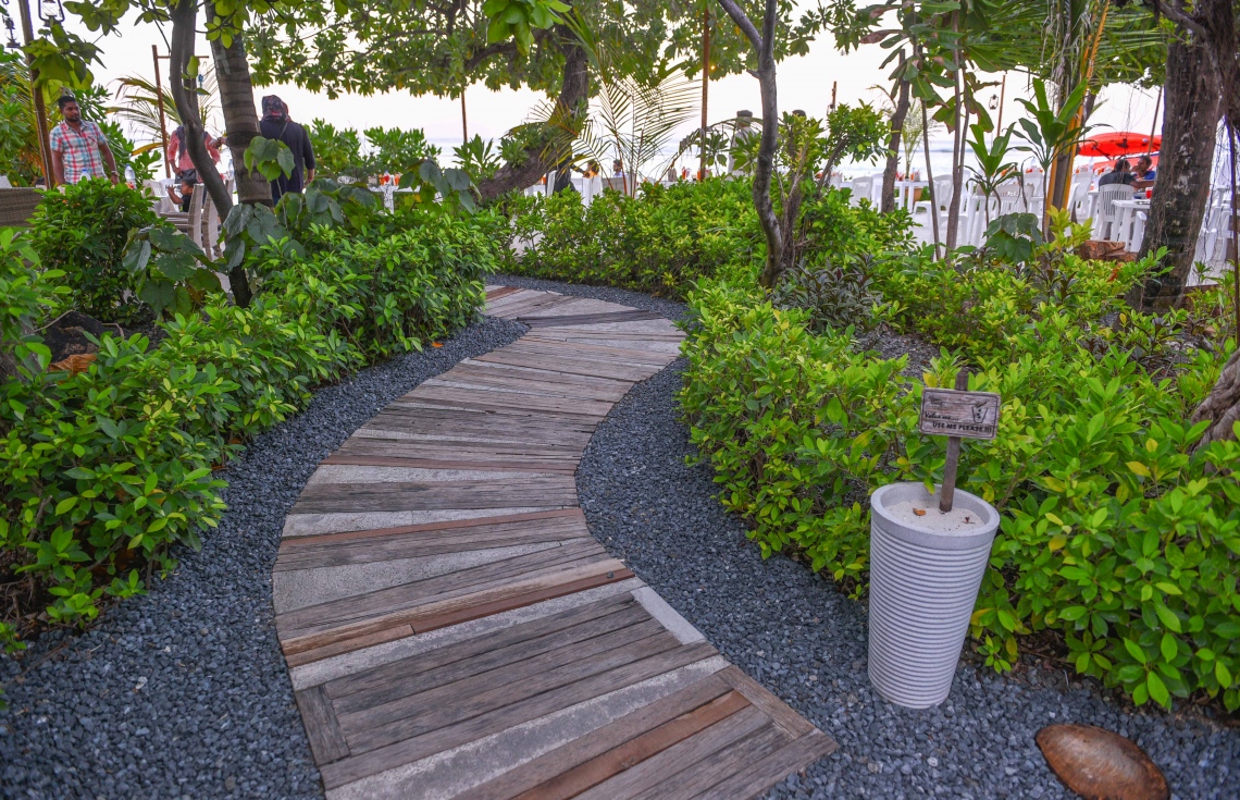 ހުޅުމާލޭގައި ހުންނަ އޯޝަން ގްރޭންޑާ ގެސްޓް ހައުސްއާ ދިމާލުން އަތިރިމަތި. -- ފޮޓޯ: ހުސެން ވަހީދު/މިހާރު