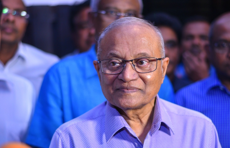 މައުމޫނަށް ސިއްހީ ނުރައްކަލެއްގެ ބިރު އެބައޮތް: ވަކީލު