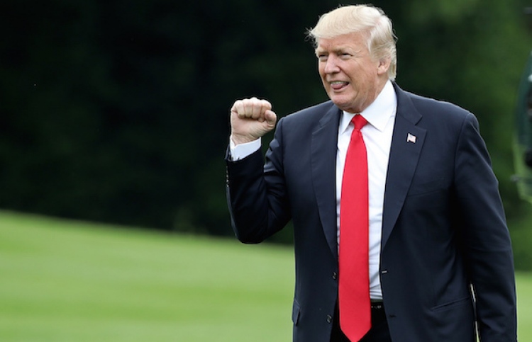 ހިލަރީގެ މައްސަލަ ނުބަލާ ޓްރަމްޕުގެ ތަހުގީގު ހިންގާތީ ކޯފާވެއްޖެ