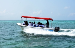Students aboard the Fehendhoo, Baa Atoll, student dingy. PHOTO: AHMED ABDULLAH SAEED / MIHAARU