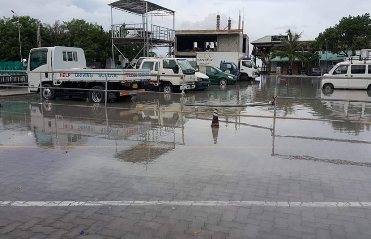 މާލޭގެ ބައެއް ސަރަހައްދުތަކަށް އުދަ އަރަން ފަށައިފި