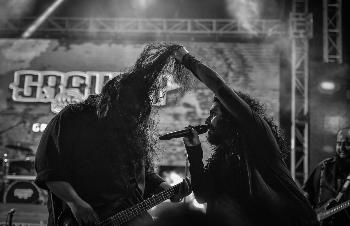 މާލެ: ޖޫން 26، 2017- ފިތުރު އީދުގެ އުފަލުގައި ހަބޭސް ބޮޑުބެރު ގުރޫޕުން ބޭއްވި މިއުޒިކް ޝޯ ގައި މުއައްޒިން ލަވަކިޔަނީ: މި ޝޯ އަށް ޒުވާނުންގެ ބޮޑު ތަރުހީބެއް ލިބުނު.---މިހާރު ފޮޓޯ: ނިޝާން އަލީ