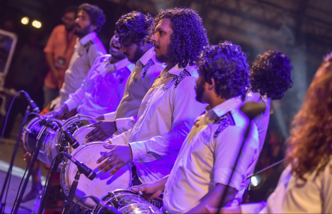 މާލެ: ޖޫން 26، 2017- ފިތުރު އީދުގެ އުފަލުގައި ހަބޭސް ބޮޑުބެރު ގުރޫޕުން ބޭއްވި މިއުޒިކް ޝޯ ގެ ތެރެއިން.---މިހާރު ފޮޓޯ: ނިޝާން އަލީ