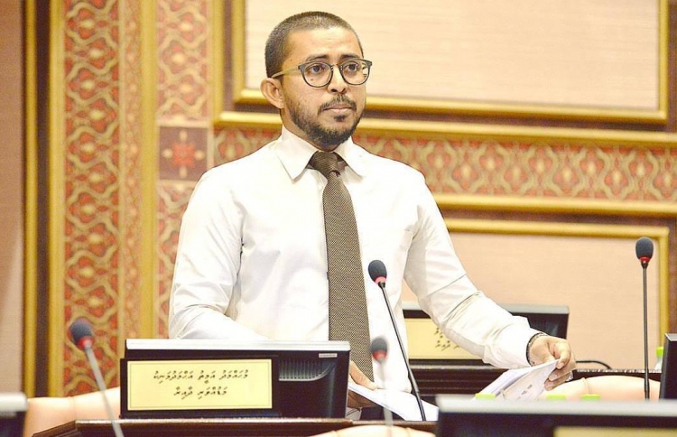 ޝައިނީއަކީ ޕީޕީއެމް ޕީޖީގައި ތާއީދު ކުޑަ ވަޒީރެއް