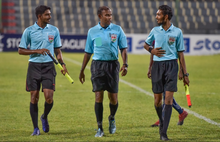 ރެފްރީންގެ މައްސަލައަށް ދާއިމީ ހައްލެއް ބޭނުންވޭ!