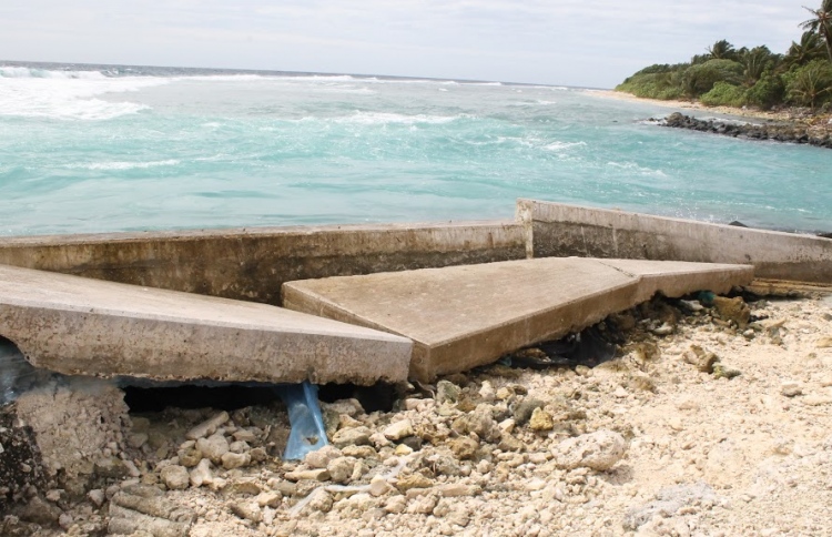 ކޮޅިގަނޑެއްގައި އިސްދޫ އެއްގަމު ތޮށި ފުނޑުފުނޑުވެއްޖެ