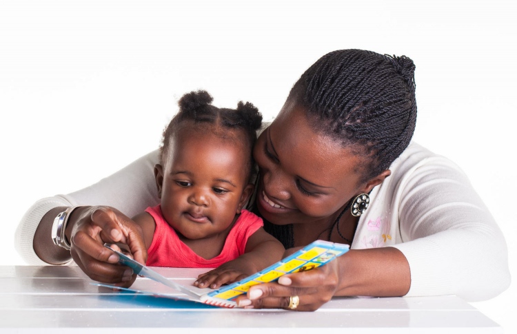 ފޮތުގައި މާގިނަ ފޮޓޯ ހުރުމުން ކުދިންނަށް ގެއްލުން