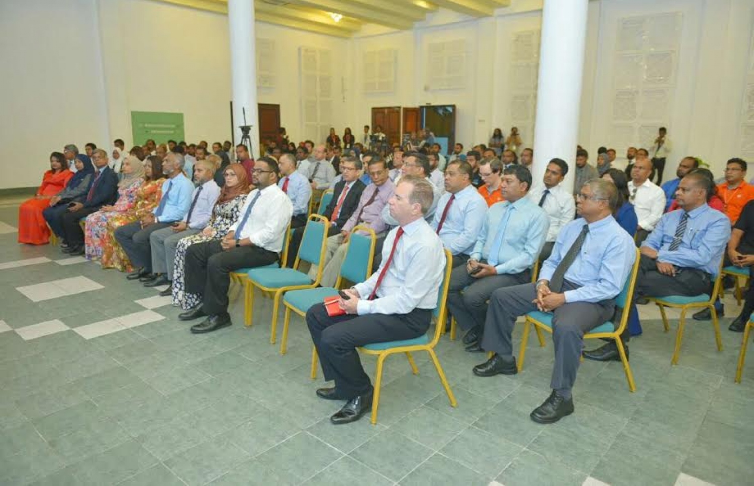 ހައުސިން މަޝްރޫއުތަކަށް ބޭނުންވާ މާލީ ފުރުސަތުތަކާ ބެހޭ ގޮތުން ފެށި ފައިނޭންޝަލް އެކްސްޕޯގައި ހުޅުވުމުގެ ރަސްމިއްޔާތުގެ ތެރެއިން. ފޮޓޯ: ހުސެއިން ވަހީދު /މިހާރު