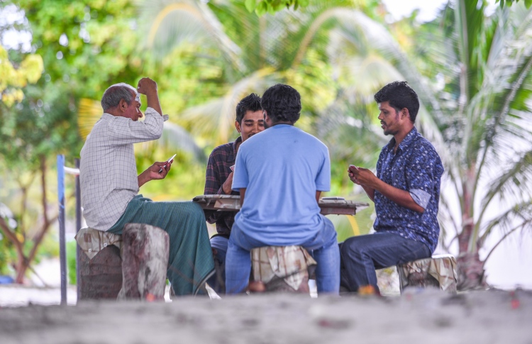 ފައިނުގައި އެއާޕޯޓު އަޅަން ގިނަ ބަޔަކު ބޭނުންވޭ