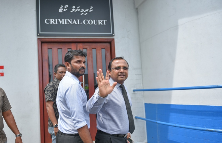 ރިޔާޒް ބަންދުކުރަން އެދުނީ ހަގީގަތް އޮޅުވާލައިގެން