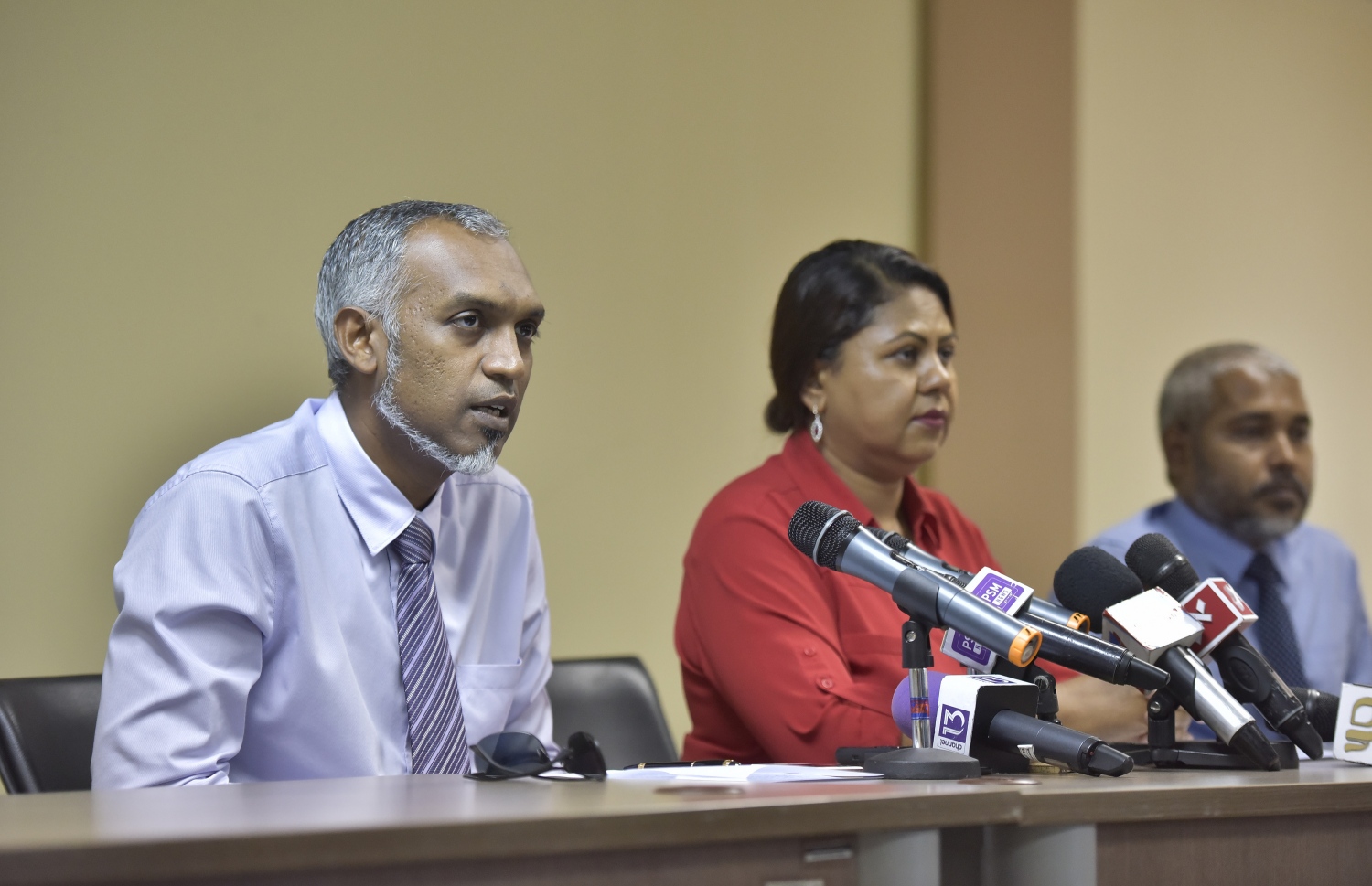 އާ ހައުސިން ލޯނާ ބެހޭ ގޮތުން ހައުސިން މިނިސްޓަރު މުއިއްޒު ވާހަކަދައްކަވަނީ. ފޮޓޯ: ނިޝާން އަލީ /މިހާރު