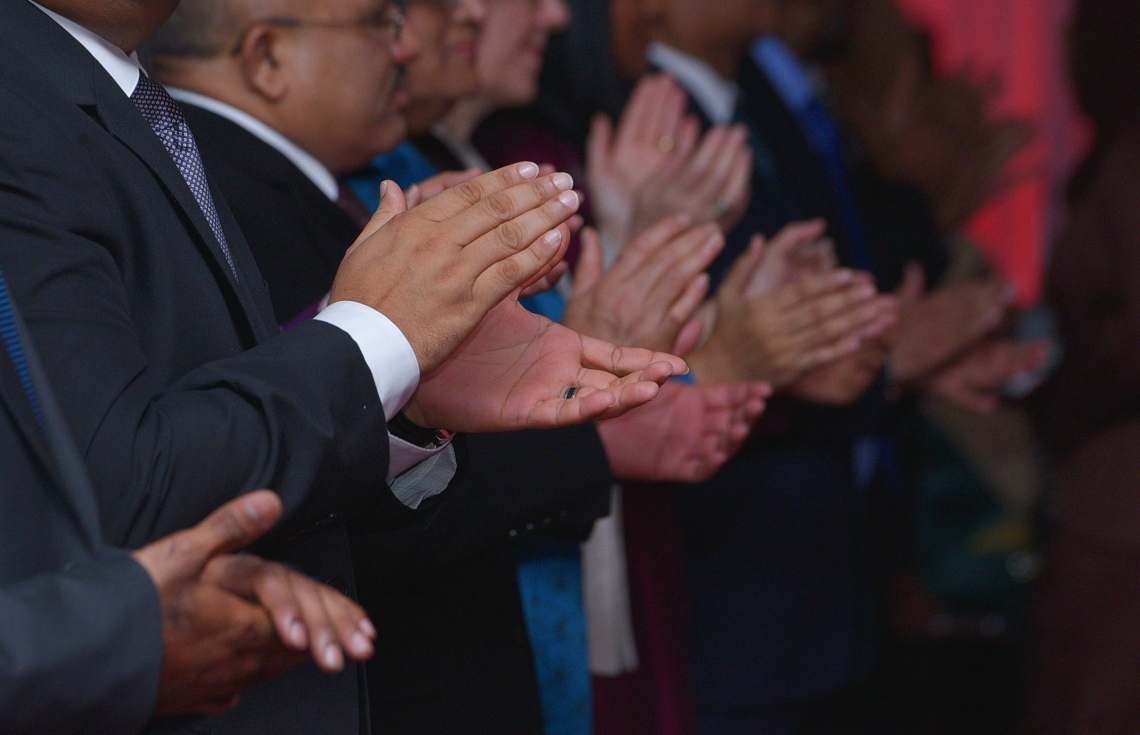 މާލެ: ޖުލައި 13، 2017- މިދިޔަ އަހަރުގެ އޯ ލެވެލް އިމްތިހާނުގެ ގަދަ 10 ގައި ހިމެނުނު ދަރިވަރުންނަށް އިނާމު ދިނުމަށް ބޭއްވި ހަފުލާގެ ތެރެއިން: މި އިމްތިހާނުގައި ދުނިޔޭގެ ފެންވަރުގައި އެކި މާއްދާތަކުން ގަދަ 10 ގައި ރާއްޖޭގެ 48 ދަރިވަރަކު ވެސް ހިމެނުނު. އަދި ރާއްޖޭގެ ގަދަ 10 ގައި 589 ދަރިވަރަކަށް ހިމެނިފައިވޭ.---މިހާރު ފޮޓޯތައް: ހުސެއިން ވަހީދު