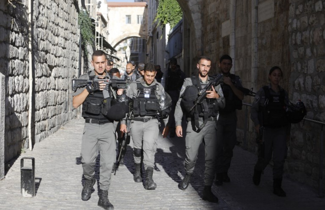 ގުދުސްގެ އޯލްޑް ސިޓީގެ ސަލާމަތީ ކަންކަން އިޒްރޭލް ސިފައިން ބަލަހައްޓަނީ. --ފޮޓޯ:އޭއެފްޕީ