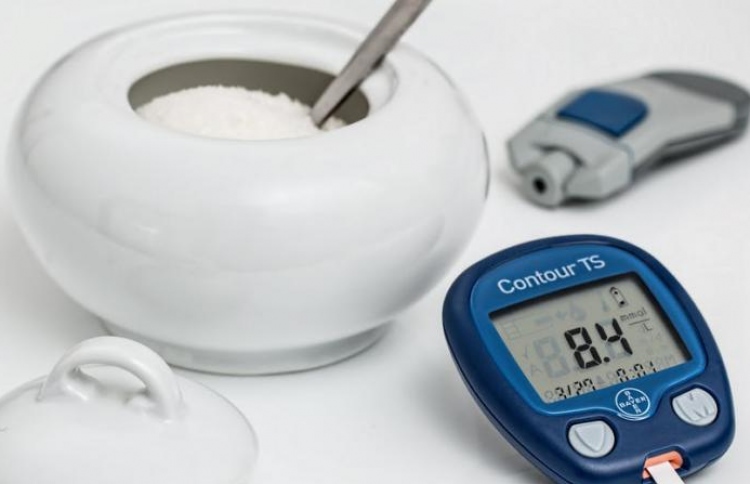 އާޓިފިޝަލް ސްވީޓްނާއިން ހަކުރުބަލި ޖެހިދާނެ