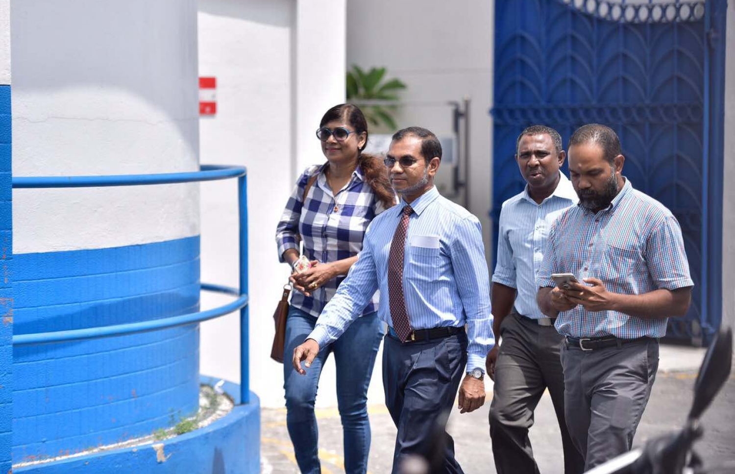 ކުރީގެ ބްރިގޭޑިއާ ޖެނެރަލް ދީދީ އާއި މިހާރުގެ ޑިފެންސް މިނިސްޓަރު މާރިޔާ: ރާއްޖޭގައި އެއާޕޯޓު ހިންގުމުގެ ހުއްދަ ބޭރުގެ މީހުންނަށް ދިނުމަކީ މި ސަރަހައްދަށް ވެސް އޮތް ނުރައްކަލެއް ކަމަށް ދީދީ ވިދާޅުވި.