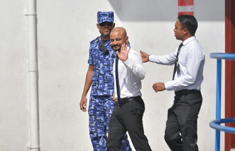 ފާރިސްގެ ޝަރީއަތަށް ބައެއް މީހުން ނުވެއްދި!