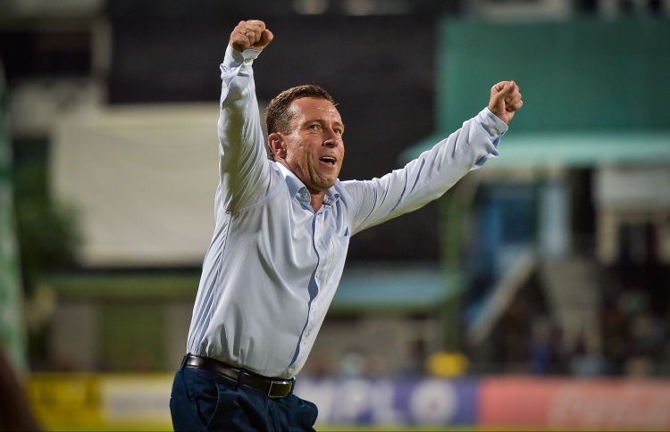 "ކުޑަހުވަދޫ އަކީ ޗެމްޕިއަނެއް، ފަސޭހަ ނުކުރާނަން"