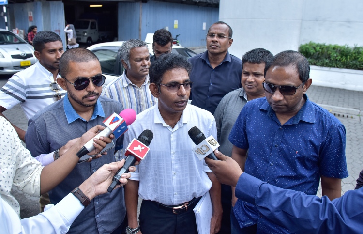 ޕާޓީއަކުން މީހަކު "ވަކިވާނީ" ކިހާ ހިސާބަކުން؟