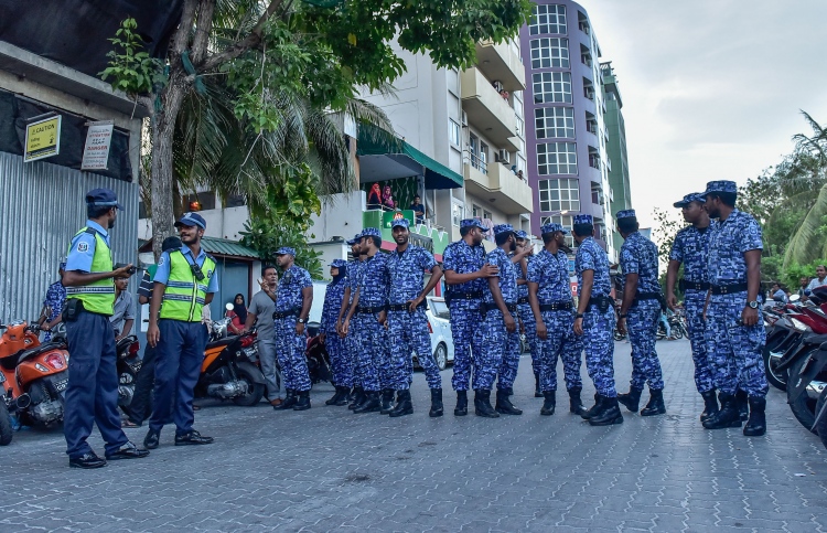ފުލުހެއްގެ މައްސަލަ ބަލައިދިނުމަށް ހުށަހަޅައިިފި