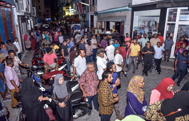 އިދިކޮޅު ޖަލްސާއަށް ފަނޑިޔާރުމަގު ބަންދުކޮށްދޭން އެދެފި