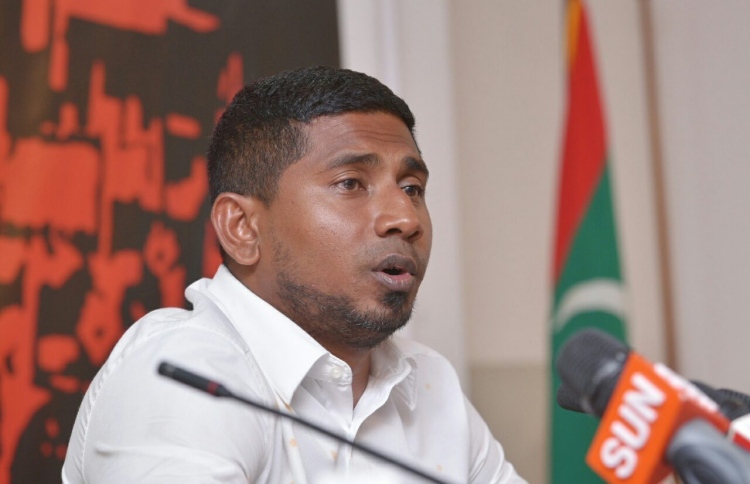 މަހުލޫފުގެ ޕާސްޕޯޓު ހިފަހައްޓައިފި
