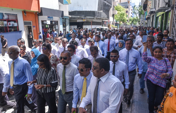 "ޕީޖީ އުޅެނީ ފުލުހުންގެ ބަޔާންތައް ބަދަލުކުރަން"