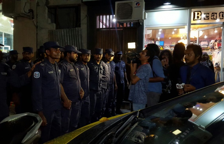 ފުލުހުން ވަރަށް ބޮޑަށް އަނިޔާކުރި: ނޫސްވެރިން