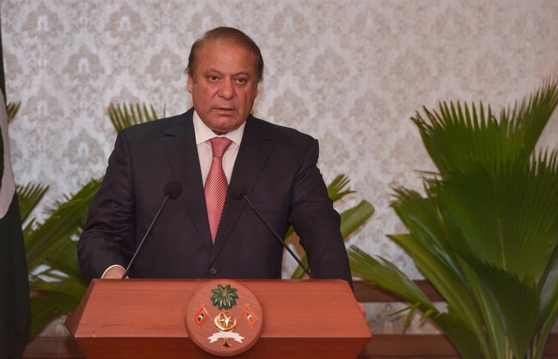 މާލެ: ޖުލައި 25، 2017- މިނިވަން ދުވަހުގެ ރަސްމިއްޔާތު ޝަރަފުވެރި ކޮށްދެއްވުމަށް ވަޑައިގެންނެވި ޕާކިސްތާނުގެ ބޮޑުވަޒީރު ނަވާޒް ޝަރީފް ރައީސް އޮފީހުގައި މިއަދު ވާހަކަފުޅު ދައްކަވަނީ -- ފޮޓޯ: ރައީސް އޮފީސް