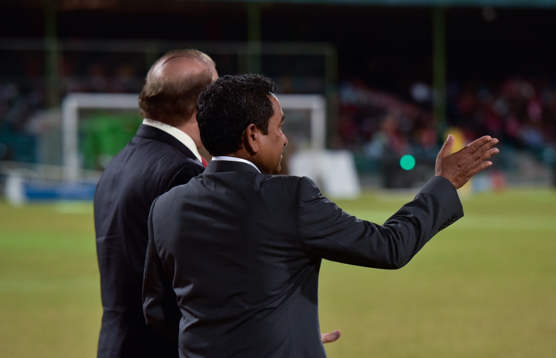 މާލެ: ޖުލައި 26، 2017: މި އަހަރުގެ މިނިވަން ދުވަހާ ގުޅިގެން ގަލޮޅު ދަނޑުގައި ބޭއްވި ހެވިކަމާއި ކުޅިވަރުގެ އައިޓަމްތައް ޝަރަފުވެރި ކޮށްދެއްވި ރައީސް ޔާމީނާއި ޕާކިސްތާނުގެ ބޮޑުވަޒީރު ނަވާޒް ޝަރީފް.---މިހާރު ފޮޓޯ: ހުސެއިން ވަހީދު