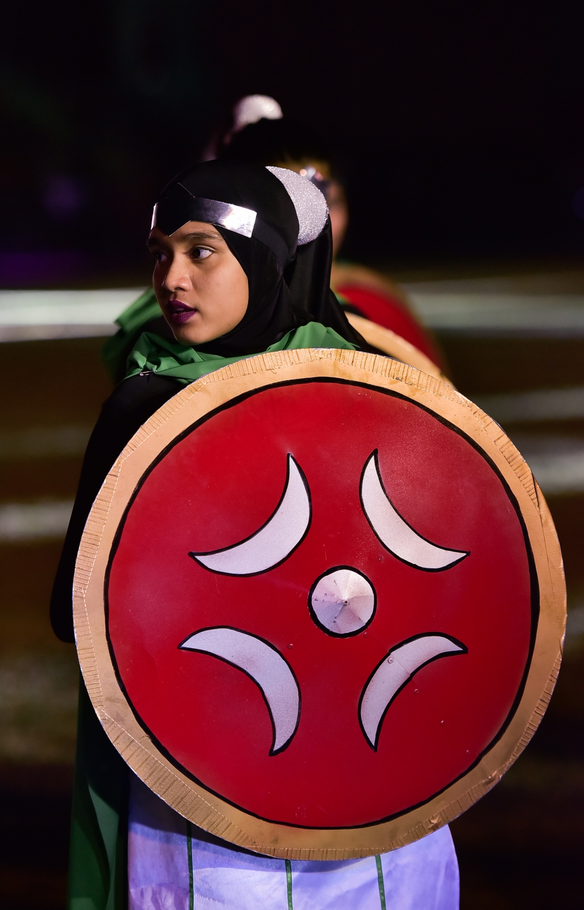 މާލެ: ޖުލައި 26، 2017: މި އަހަރުގެ މިނިވަން ދުވަހާ ގުޅިގެން ގަލޮޅު ދަނޑުގައި ބޭއްވި ކުޅިވަރުތަކުގެ ތެރެއިން ސްކޫލު ކުދިންތަކެއް އައިޓަމެއް ހުށަހަޅައިދެނީ.---މިހާރު ފޮޓޯ: ހުސެއިން ވަހީދު