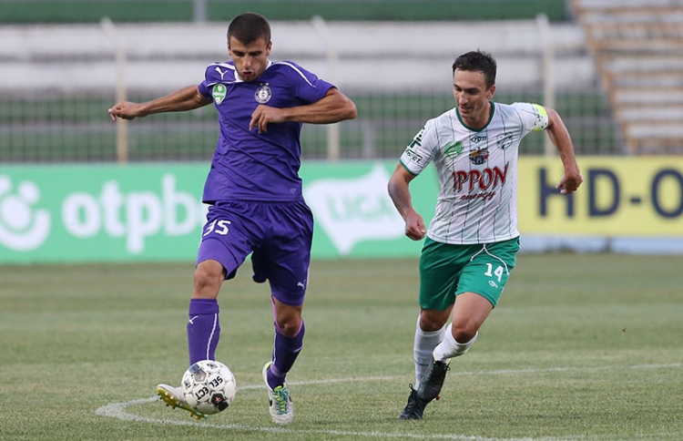 ބޮސްނިއާގެ ވަރުގަދަ ޑިފެންޑަރެއް މާޒިޔާ އަށް