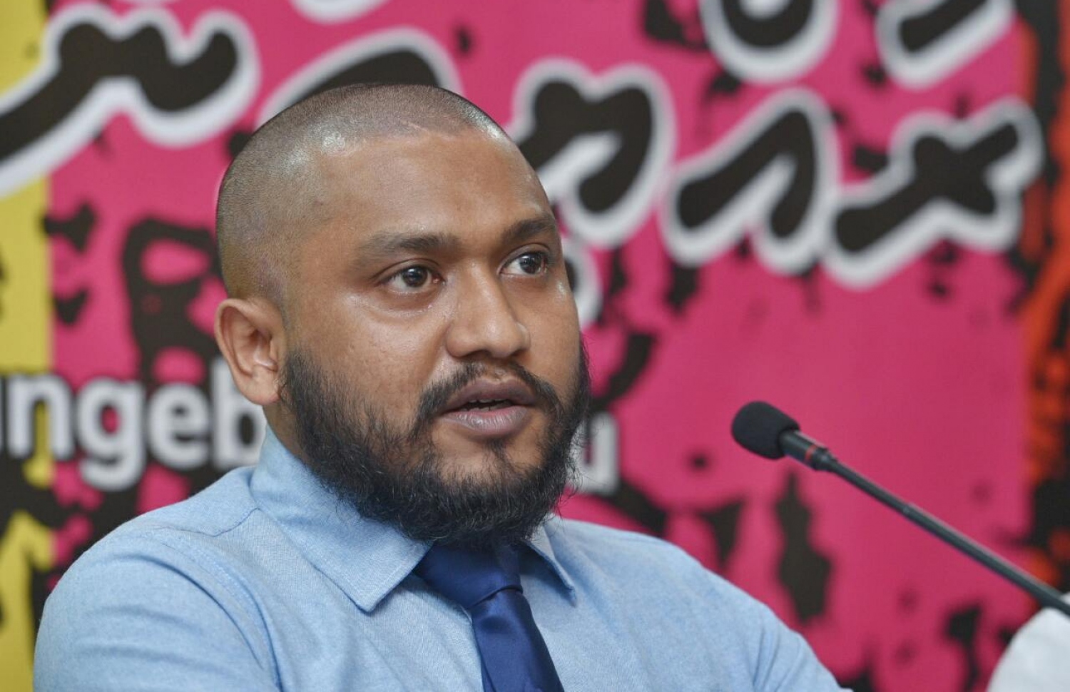 ވަކީލު އަލީ ޒާާހިރު: މެމްބަރުން ހައްޔަރު ކުރީ ގާނޫނުއަސާސީއާ ހިލާފަށް ކަމަށް ވިދާޅުވި-- ފޮޓޯ: ހުސެން ވަހީދު/ މިހާރު